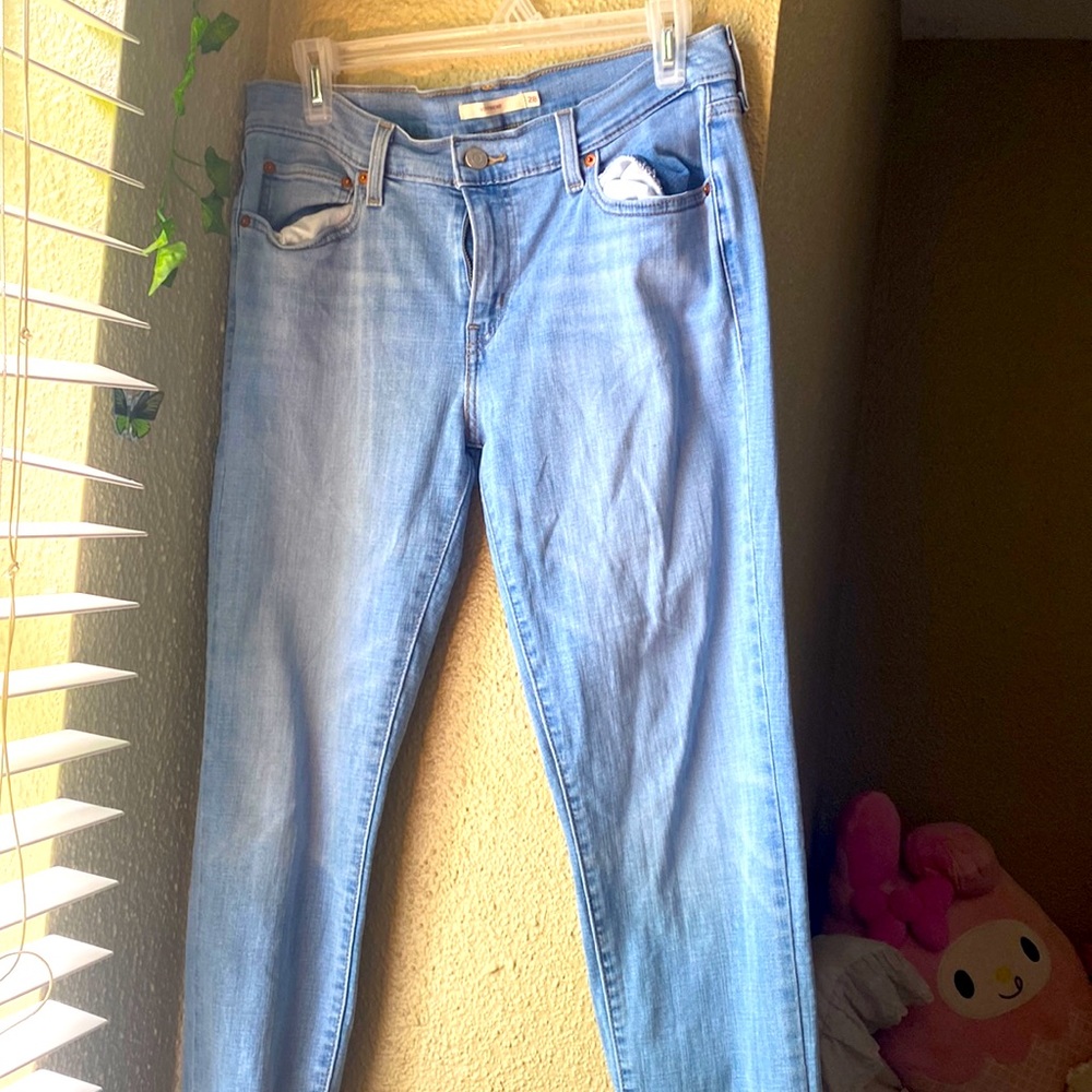 Levi’s boyfriend jeans